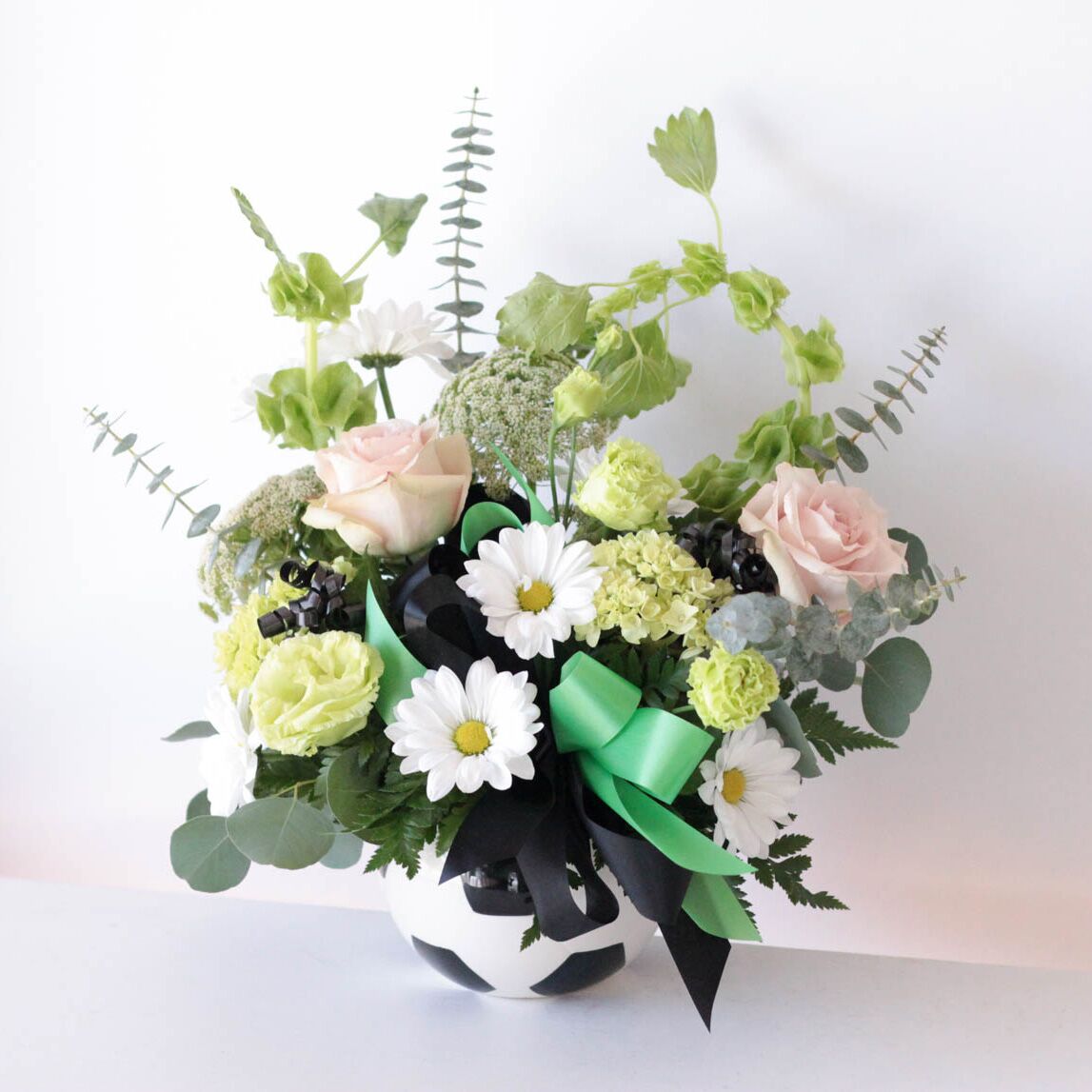¡Verde! ¡Listos! Floral Arrangement